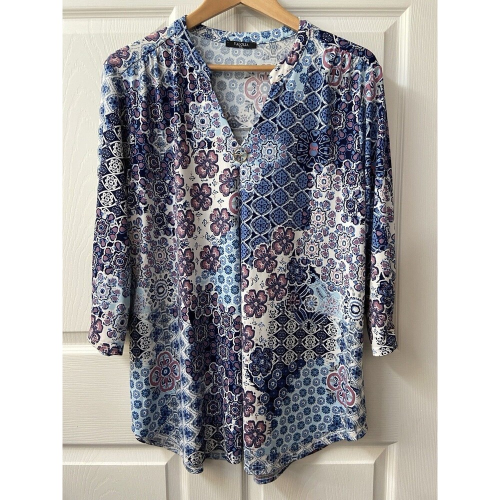 Valolia Top Womens Plus XXL Blue Pink Stretchy Pleated Button Accent Stretchy